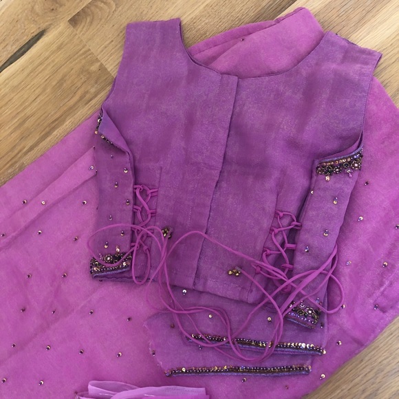 Indian lehenga set - Picture 4 of 15